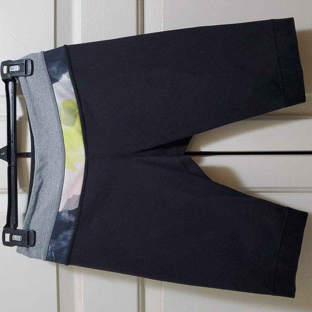 Lululemon pedal pushers bike shorts knee length reversible Groove Lυʅυʅҽ…